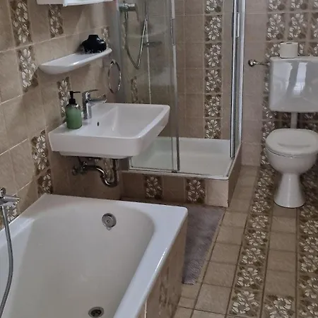 Appartement Haus Fur Alle --souterrain--